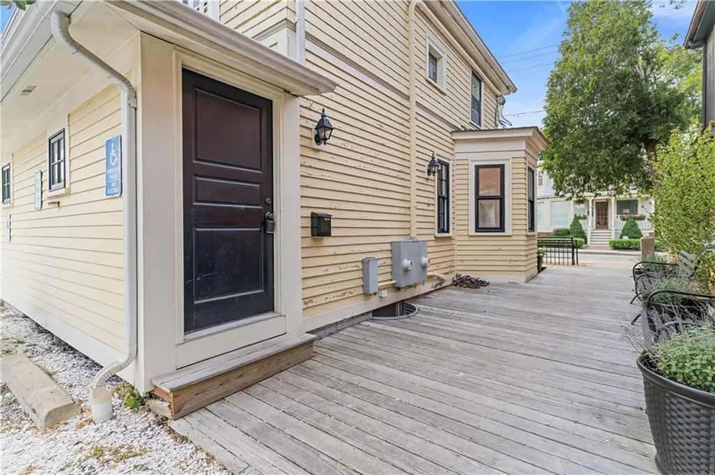 74 Maple Avenue Barrington RI 02806