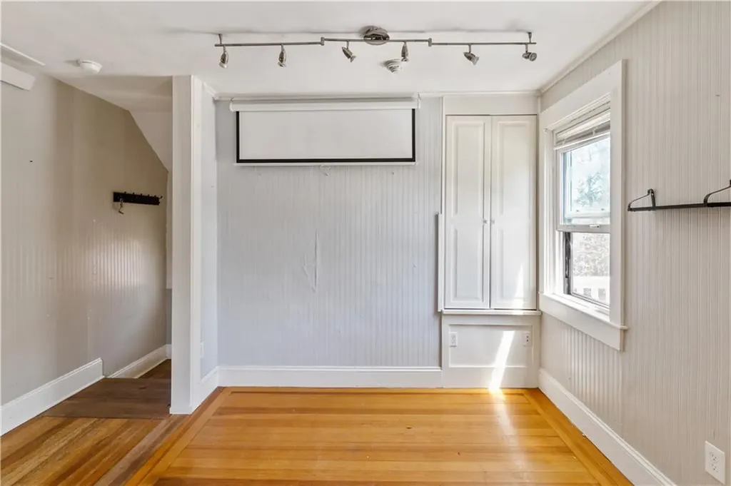 74 Maple Avenue Barrington RI 02806