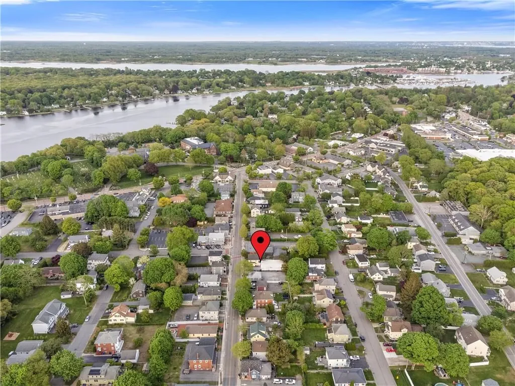 74 Maple Avenue Barrington RI 02806
