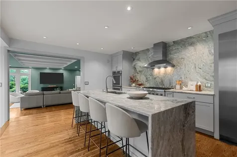 80 Clarendon Avenue Providence RI 02906