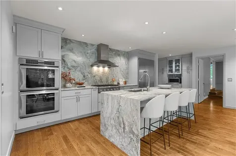 80 Clarendon Avenue Providence RI 02906