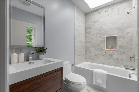 80 Clarendon Avenue Providence RI 02906