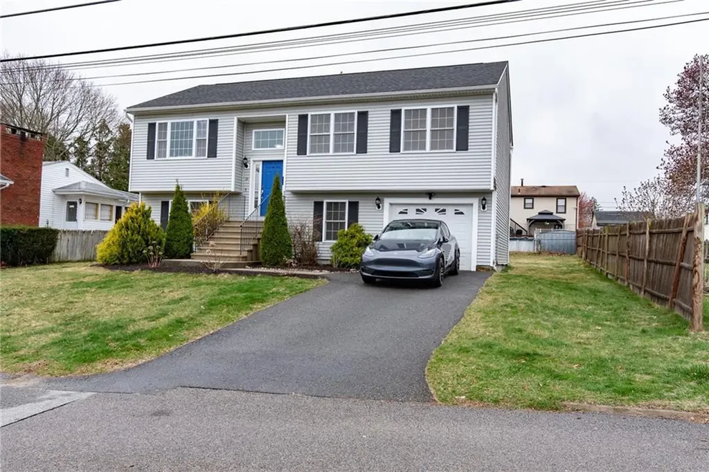 10 Flanders Street Johnston RI 02919