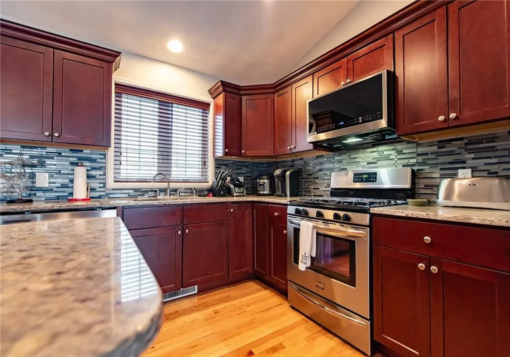 10 Flanders Street Johnston RI 02919