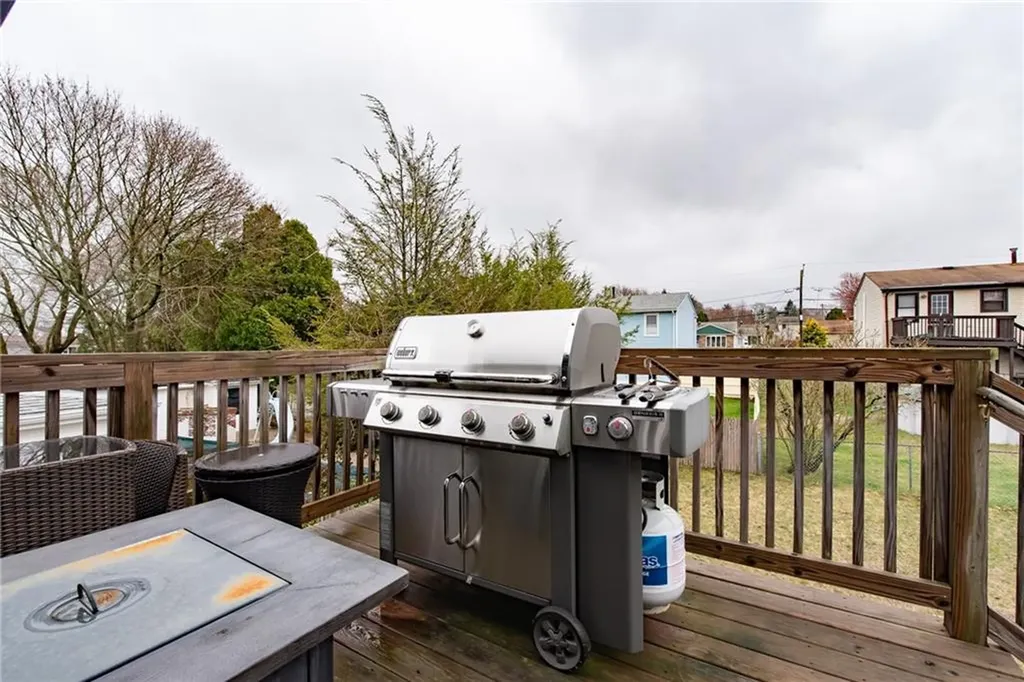 10 Flanders Street Johnston RI 02919