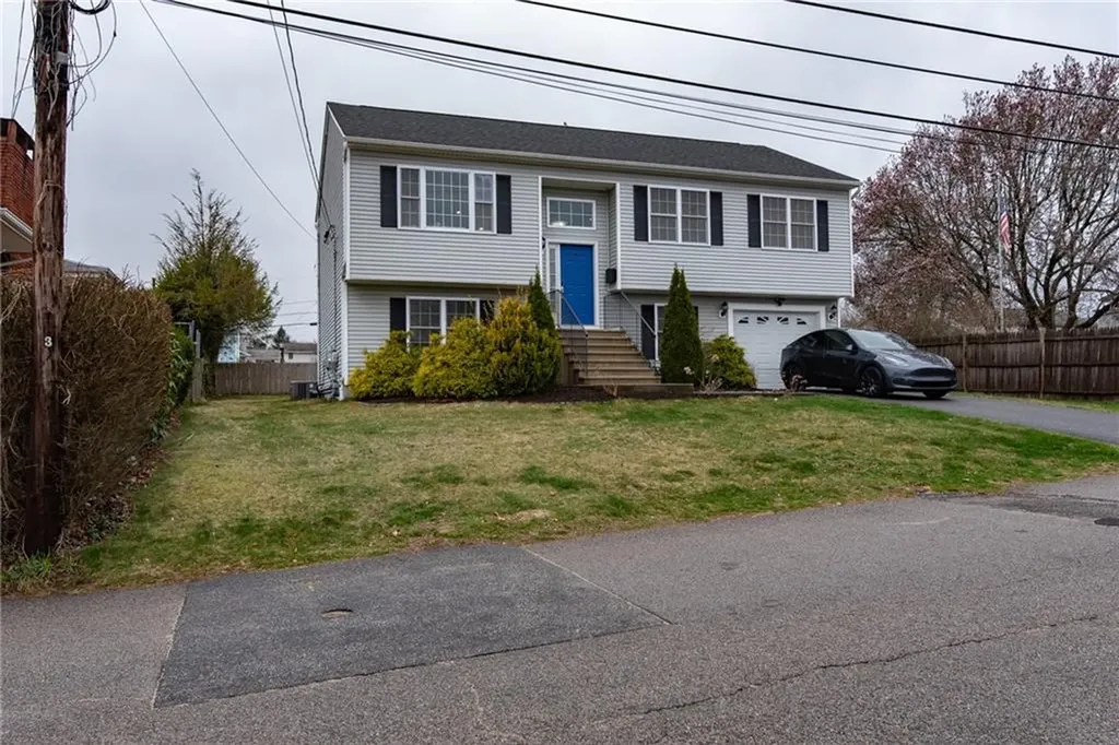 10 Flanders Street Johnston RI 02919