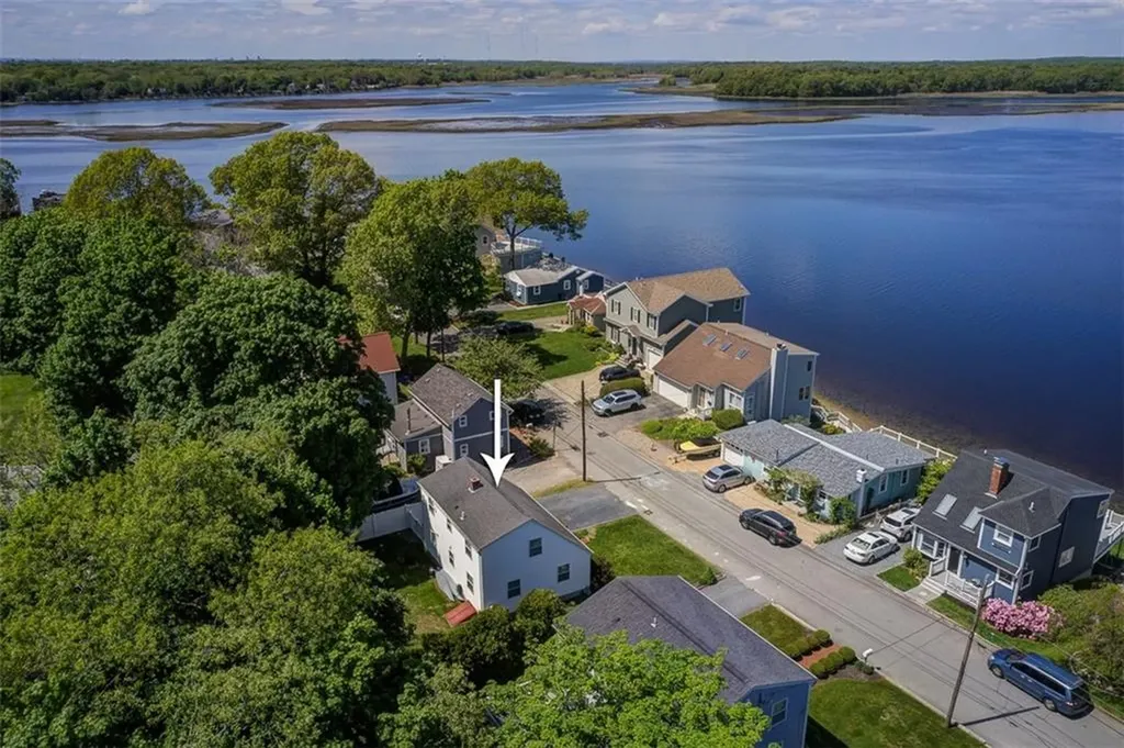 70 Boyce Avenue Barrington RI 02806