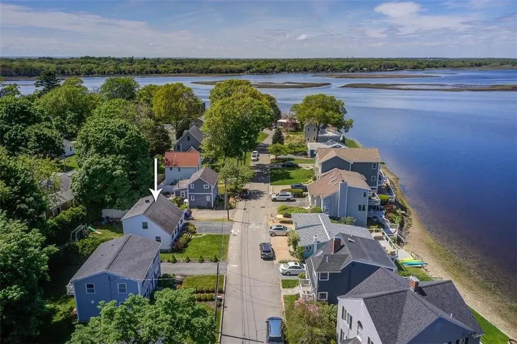 70 Boyce Avenue Barrington RI 02806