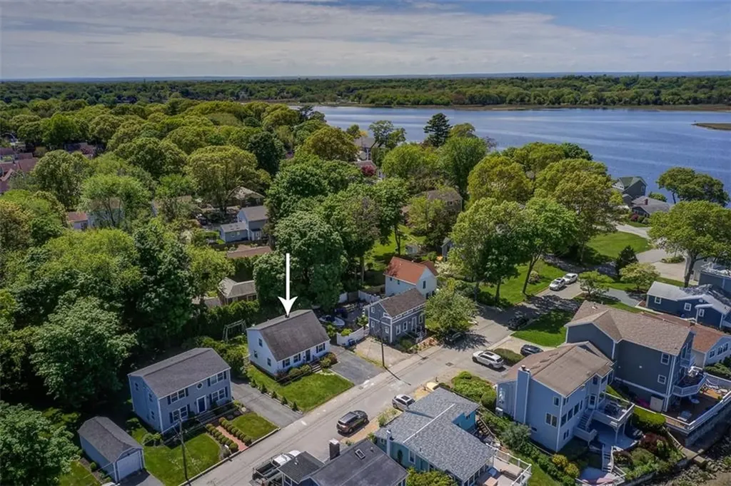70 Boyce Avenue Barrington RI 02806