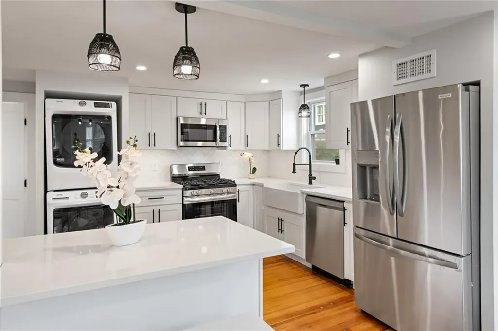 13 Carey Street Newport RI 02840