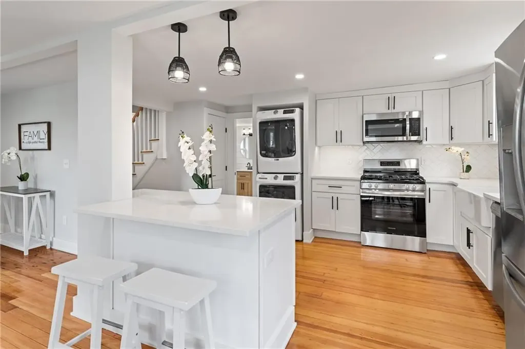 13 Carey Street Newport RI 02840