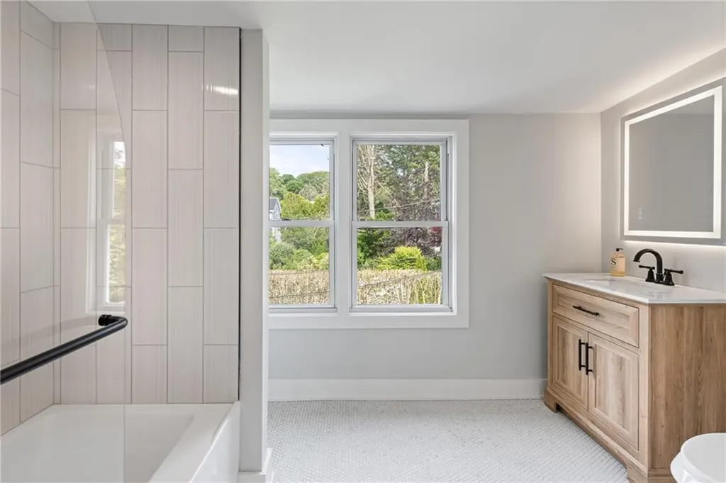 13 Carey Street Newport RI 02840
