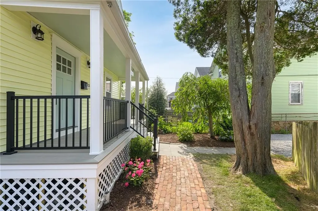 13 Carey Street Newport RI 02840