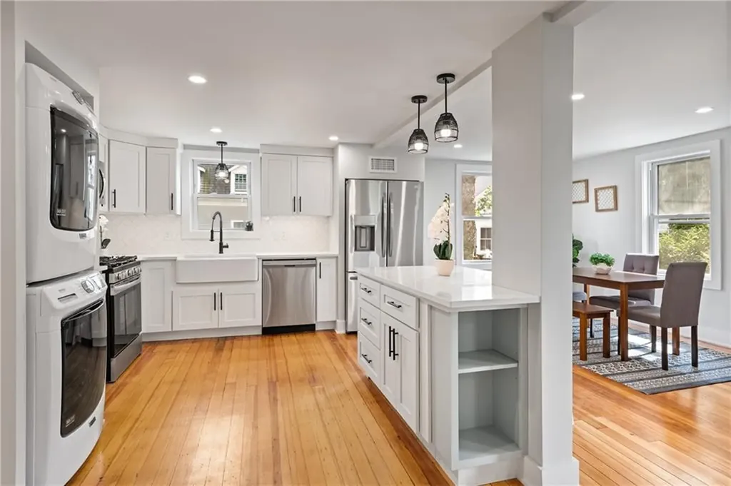 13 Carey Street Newport RI 02840