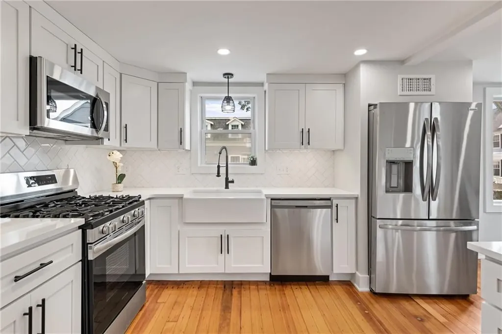 13 Carey Street Newport RI 02840