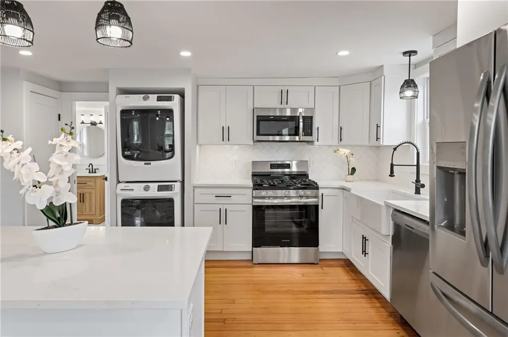 13 Carey Street Newport RI 02840