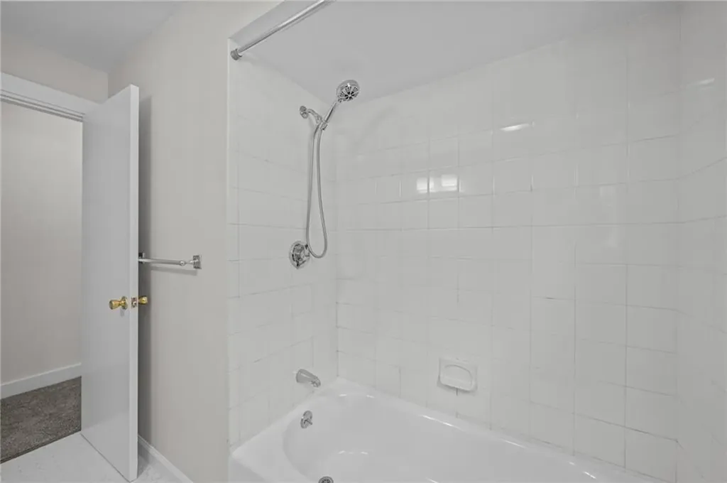 12 Vineland Drive Barrington RI 02806