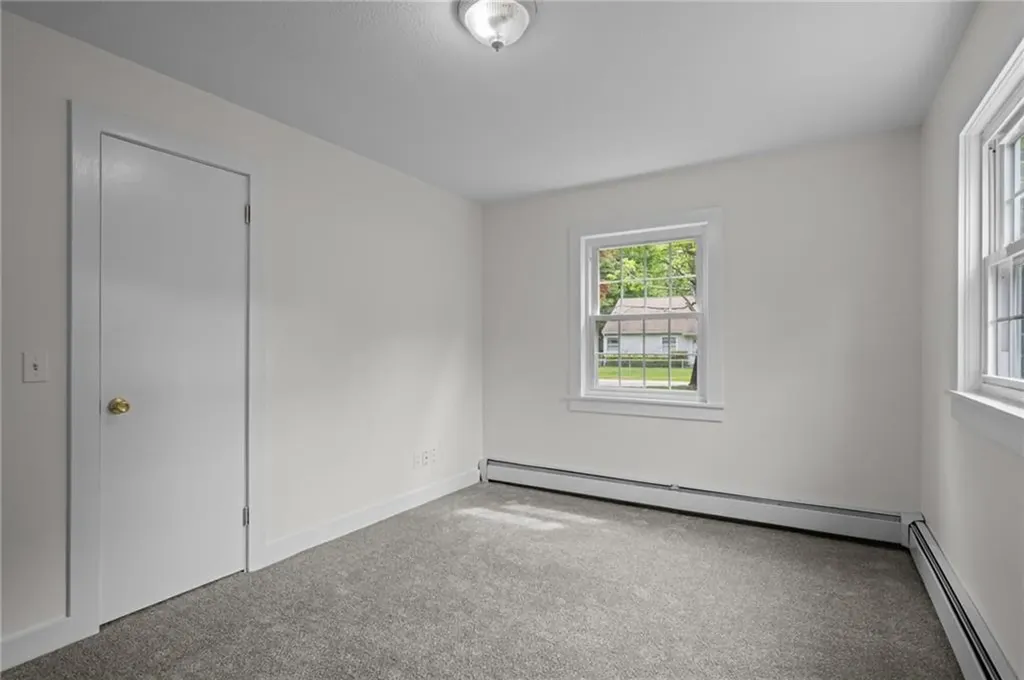 12 Vineland Drive Barrington RI 02806