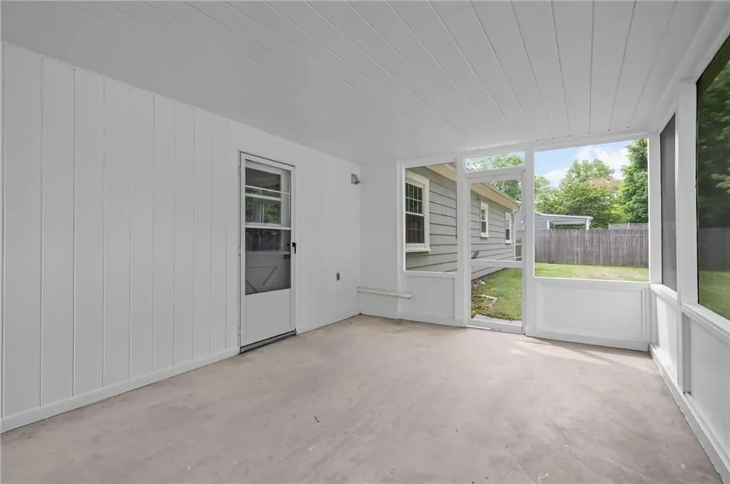 12 Vineland Drive Barrington RI 02806