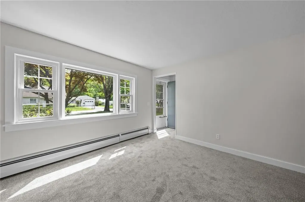 12 Vineland Drive Barrington RI 02806