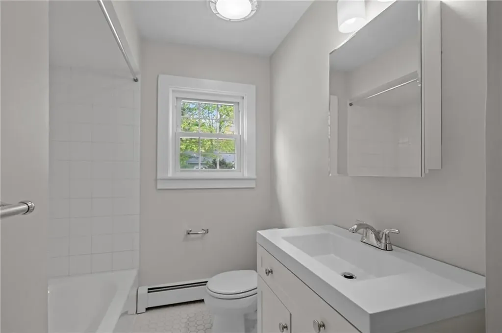 12 Vineland Drive Barrington RI 02806