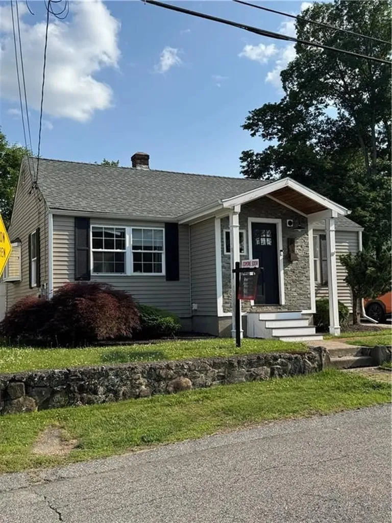 81 Waumsett Avenue Cumberland RI 02864