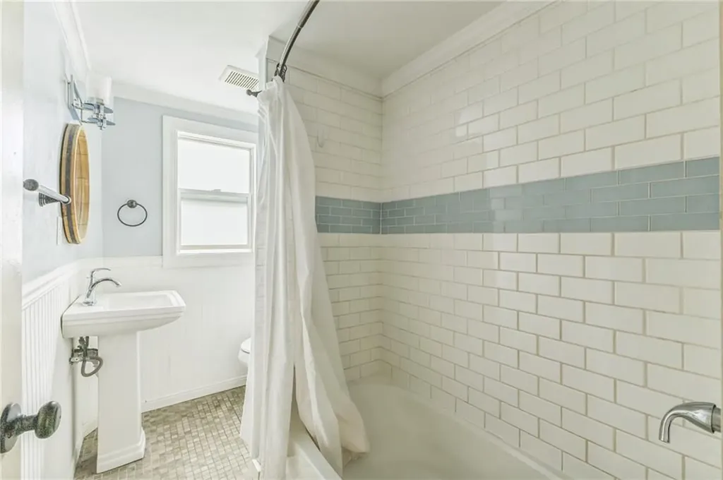 81 Waumsett Avenue Cumberland RI 02864
