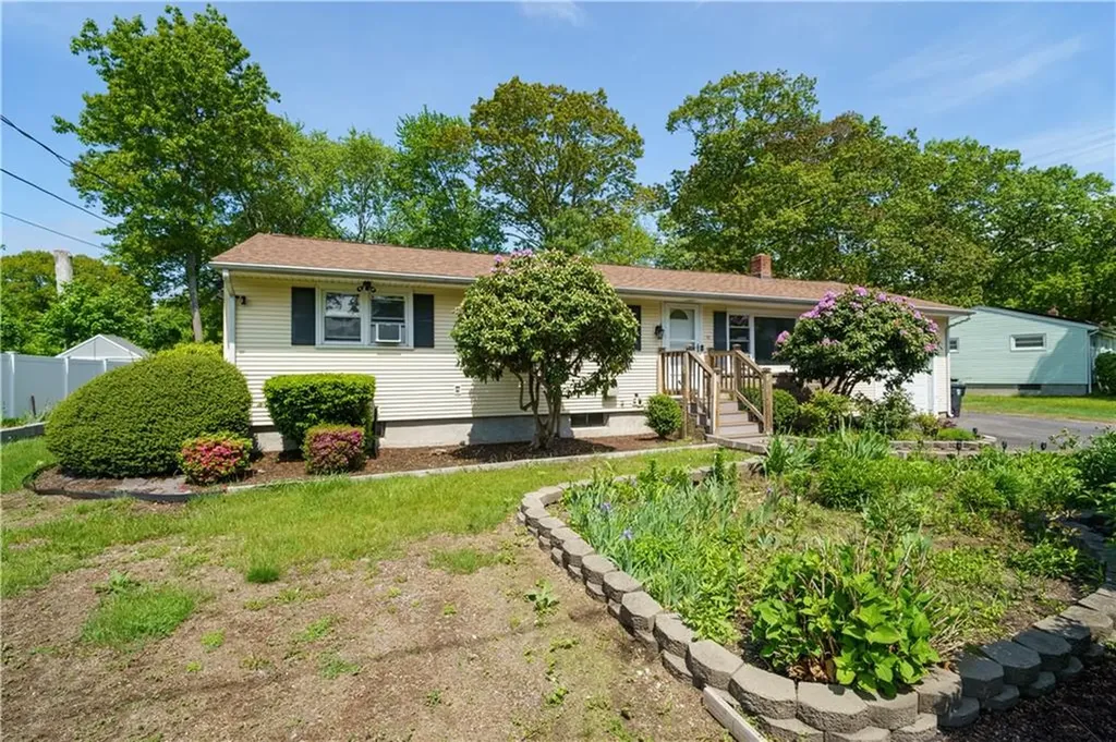 76 Peabody Drive Warwick RI 02889
