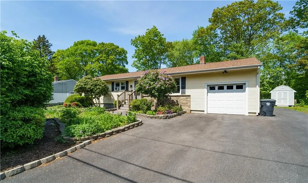 76 Peabody Drive Warwick RI 02889