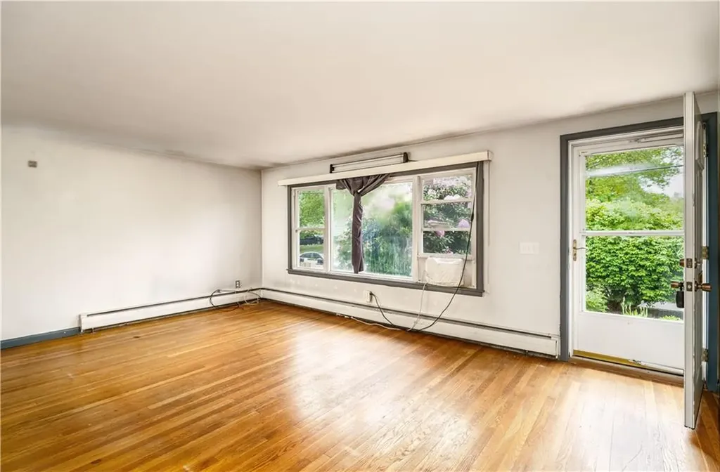 76 Peabody Drive Warwick RI 02889