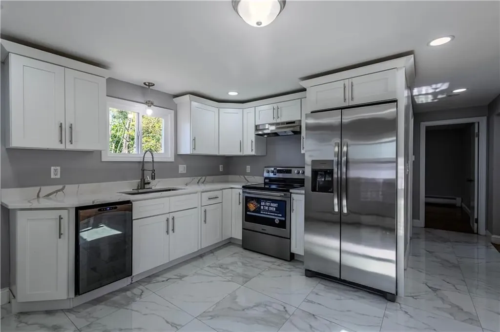 6 York Road Johnston RI 02919