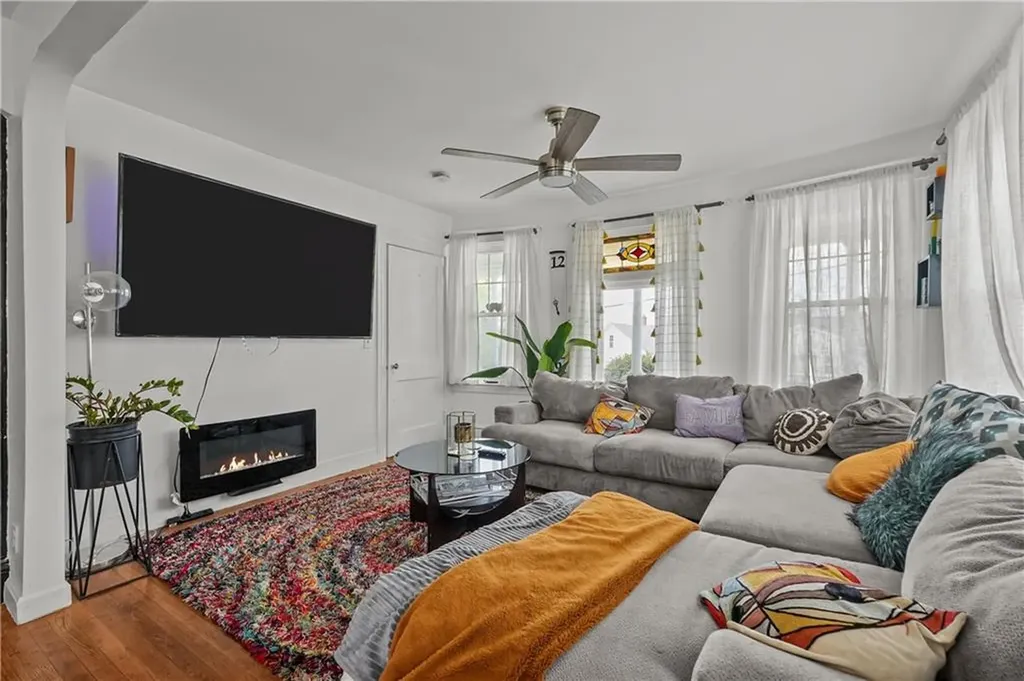 54 Delway Road East Providence RI 02914