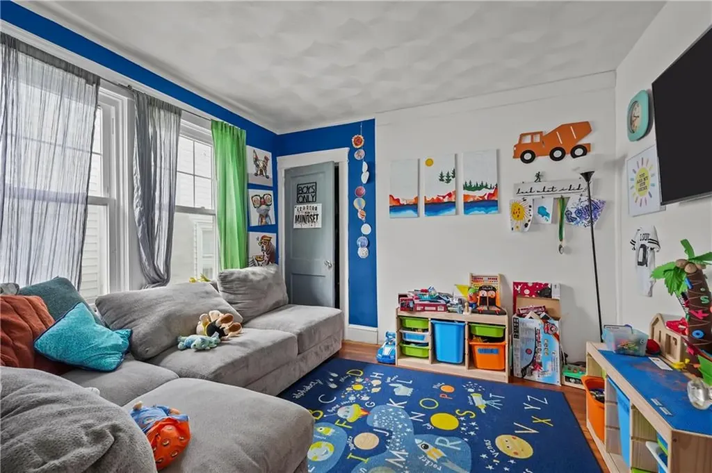 54 Delway Road East Providence RI 02914