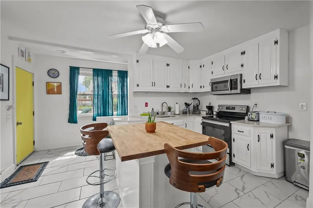 54 Delway Road East Providence RI 02914