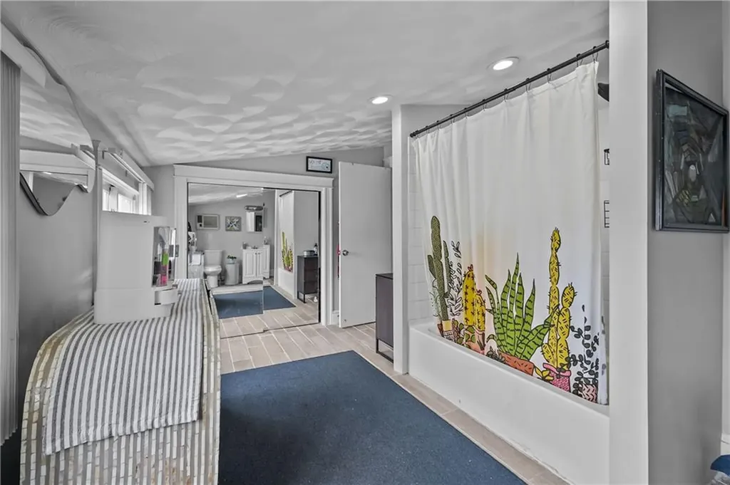 54 Delway Road East Providence RI 02914