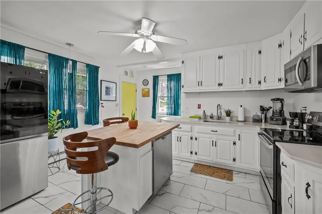 54 Delway Road East Providence RI 02914