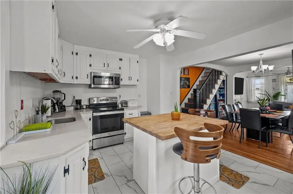 54 Delway Road East Providence RI 02914