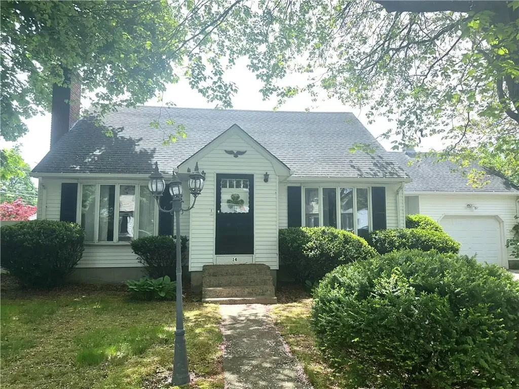 14 Chester Avenue Warwick RI 02889
