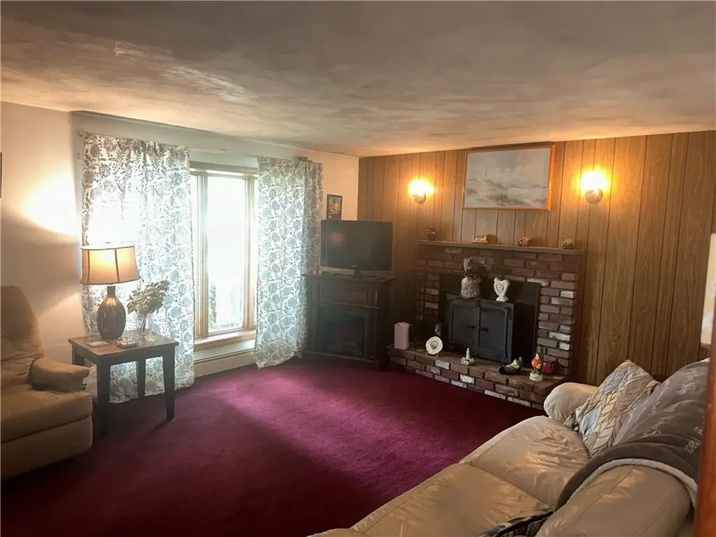 14 Chester Avenue Warwick RI 02889
