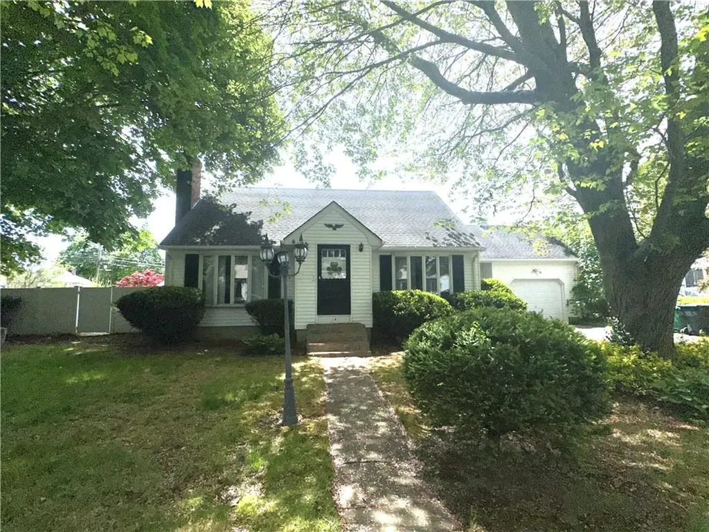 14 Chester Avenue Warwick RI 02889