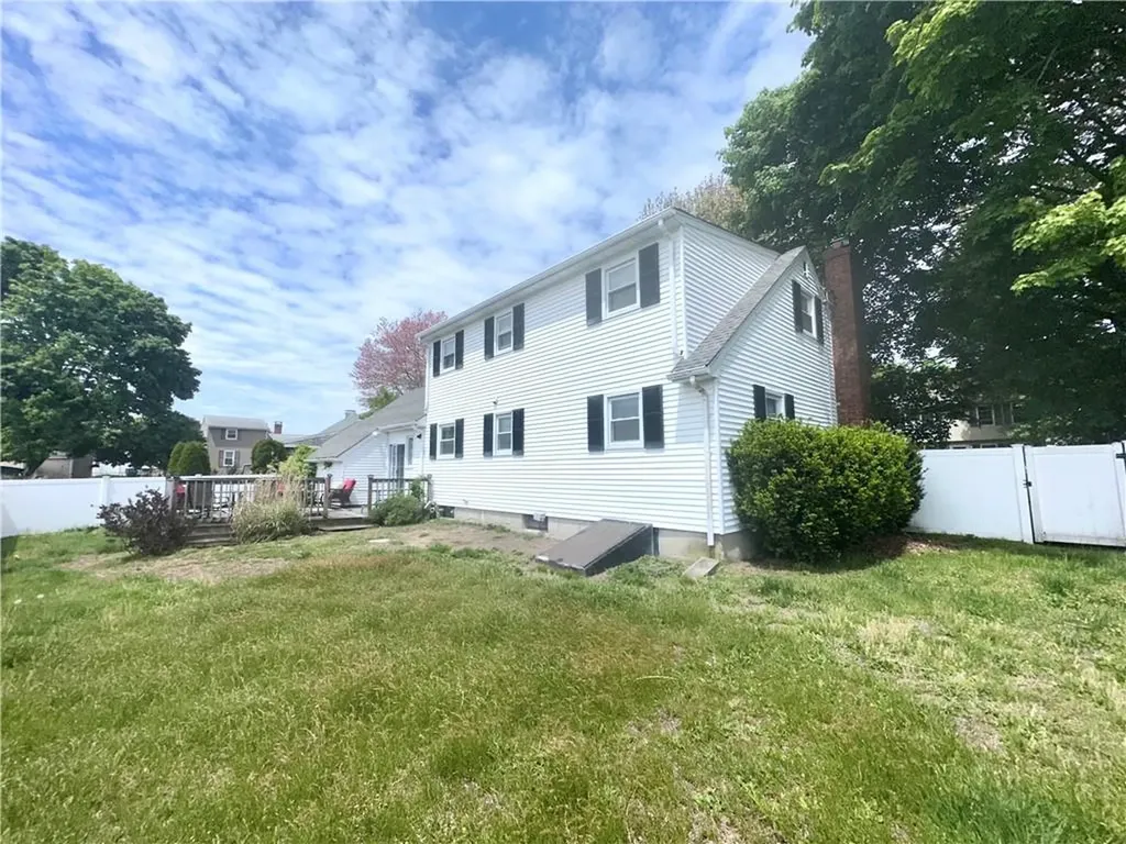 14 Chester Avenue Warwick RI 02889