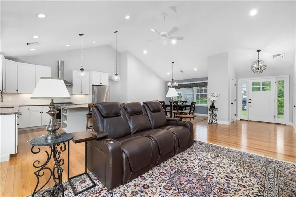 1351 Pippin Orchard Road Cranston RI 02921