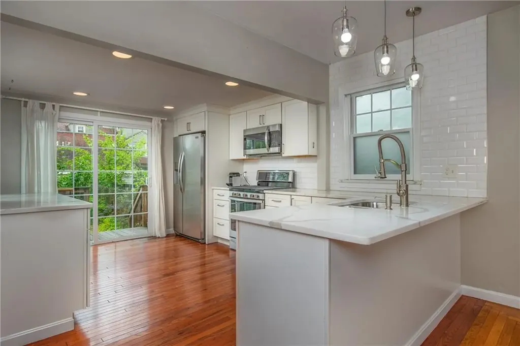 134 Arnold Avenue Cranston RI 02905