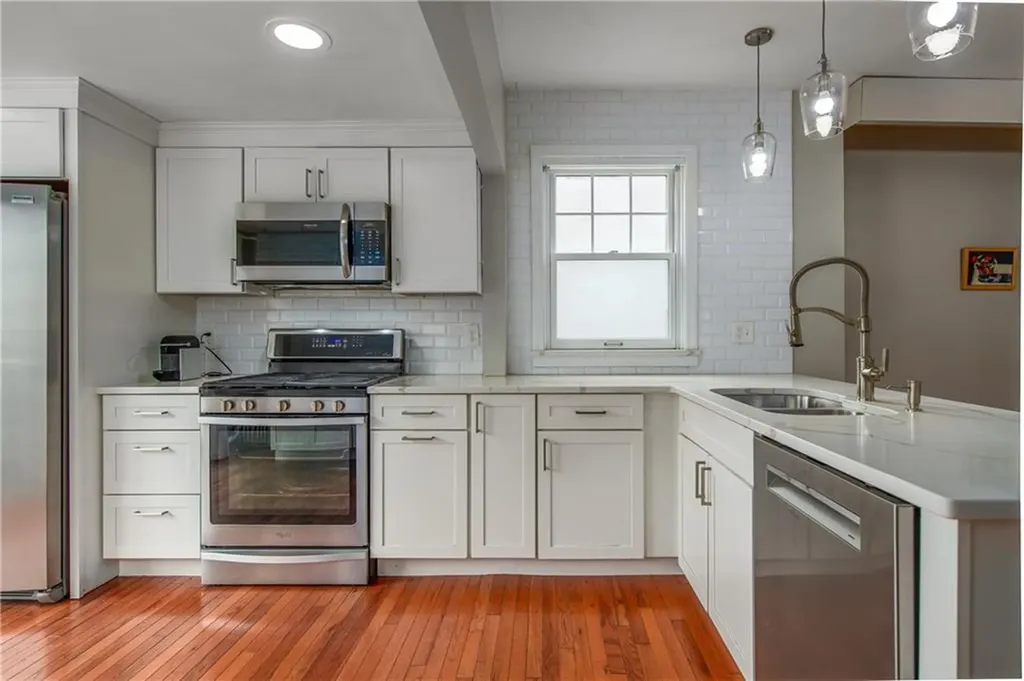 134 Arnold Avenue Cranston RI 02905