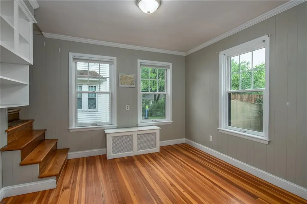 134 Arnold Avenue Cranston RI 02905