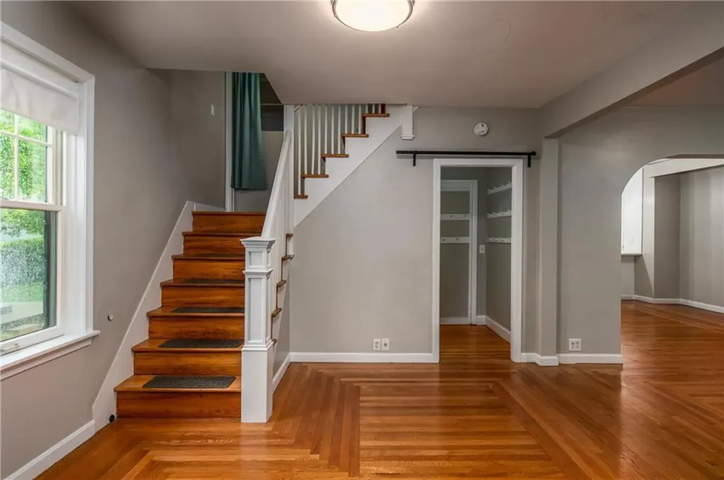 134 Arnold Avenue Cranston RI 02905