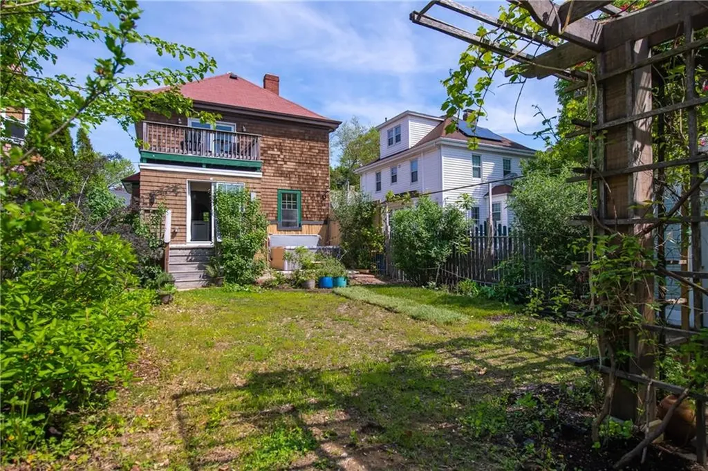 134 Arnold Avenue Cranston RI 02905