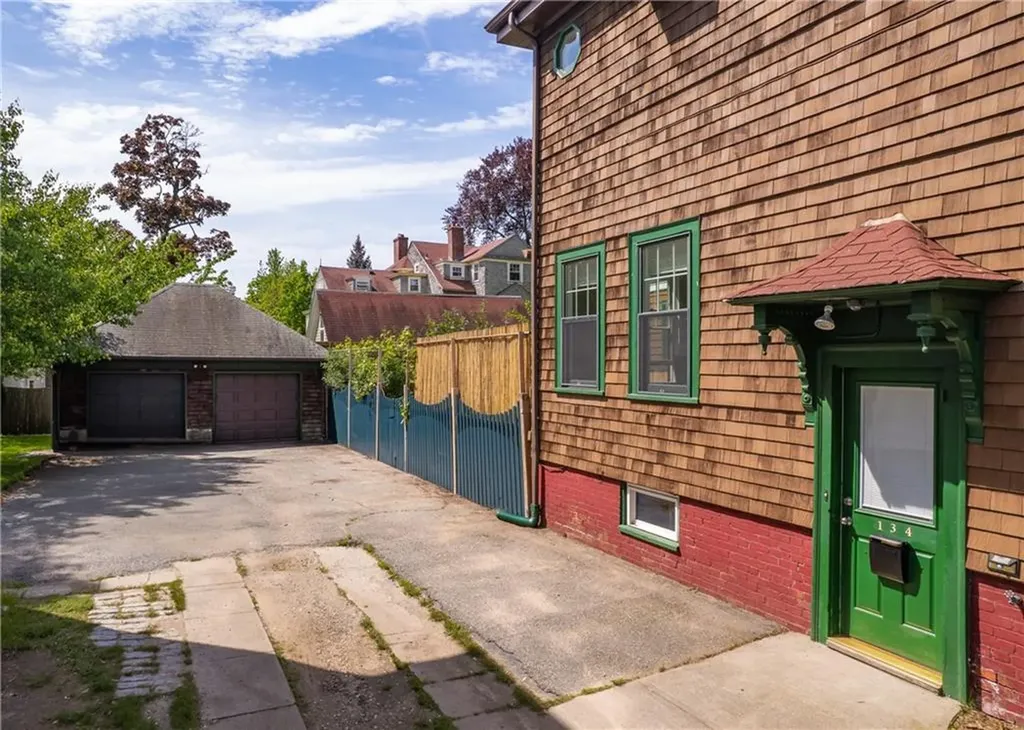 134 Arnold Avenue Cranston RI 02905