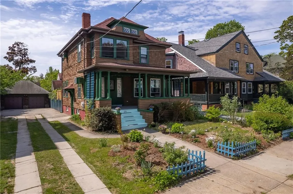 134 Arnold Avenue Cranston RI 02905