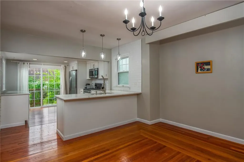 134 Arnold Avenue Cranston RI 02905